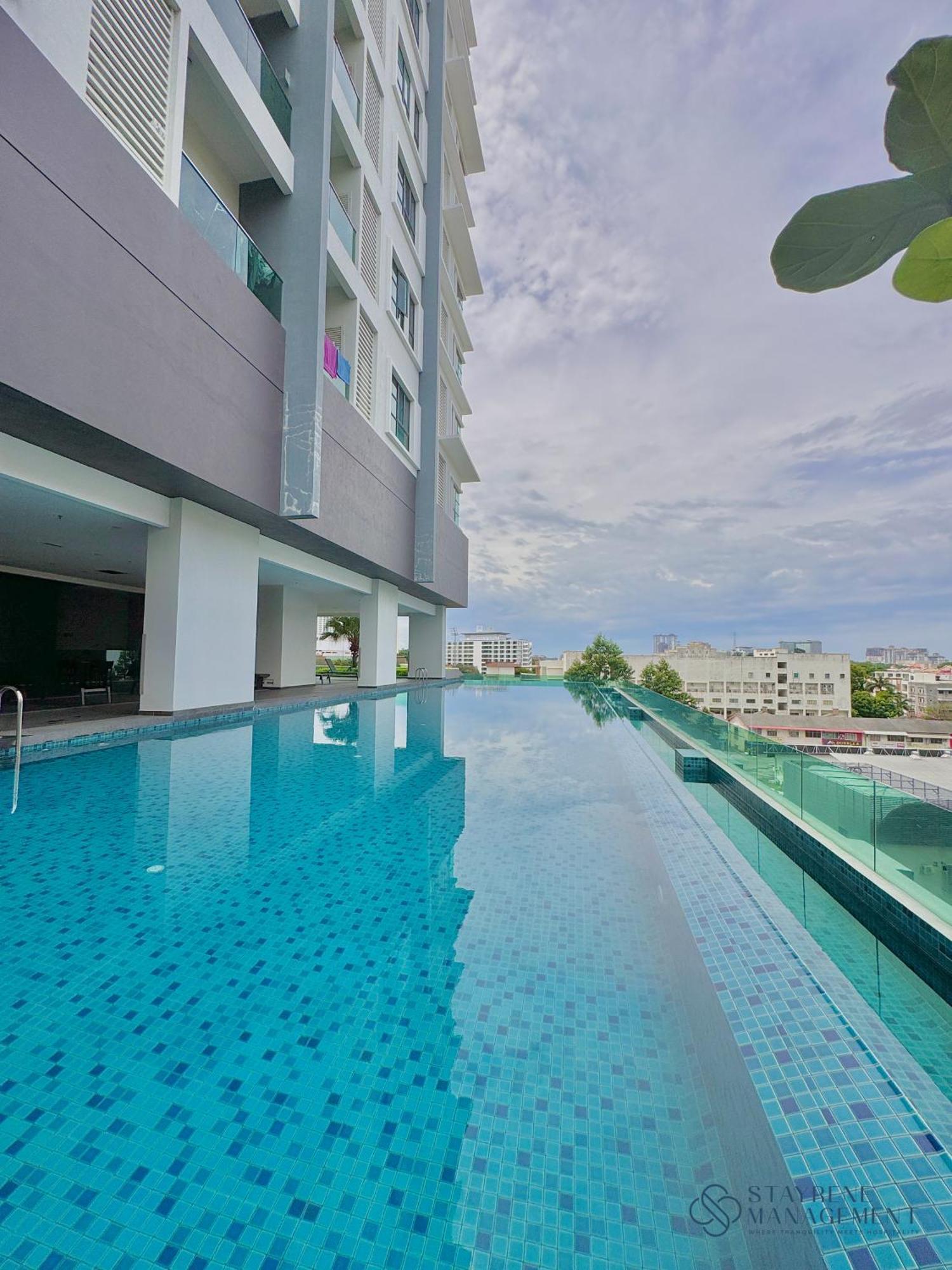 Melaka Ong Kim Wee Residences By Stayrene Esterno foto